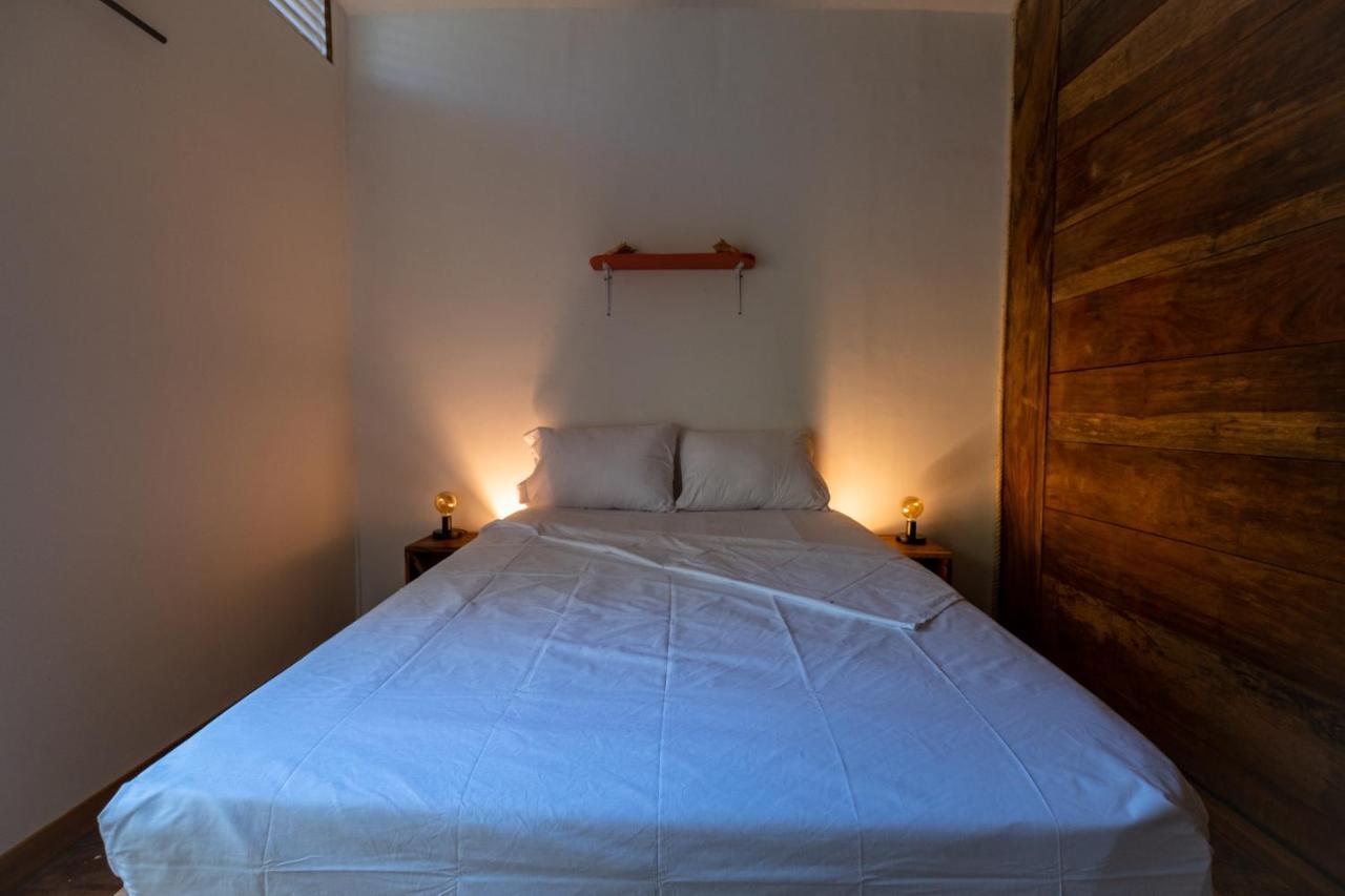 Santa Lova Eco-hostel Isla Tintipan